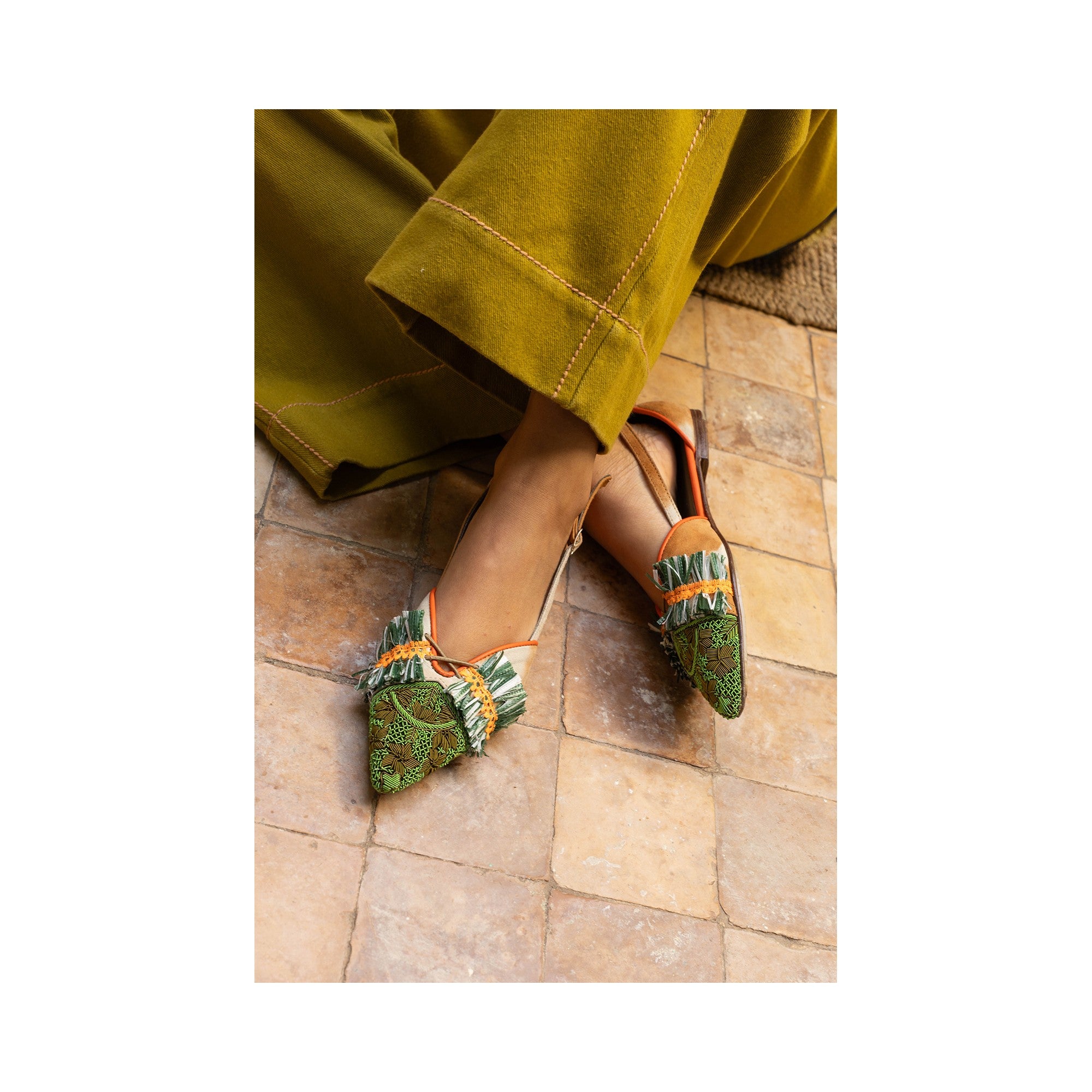 Green beige pointed flats with Raffia embroidery, crafted by women using ancient techniques. Sustainable and fashionable.