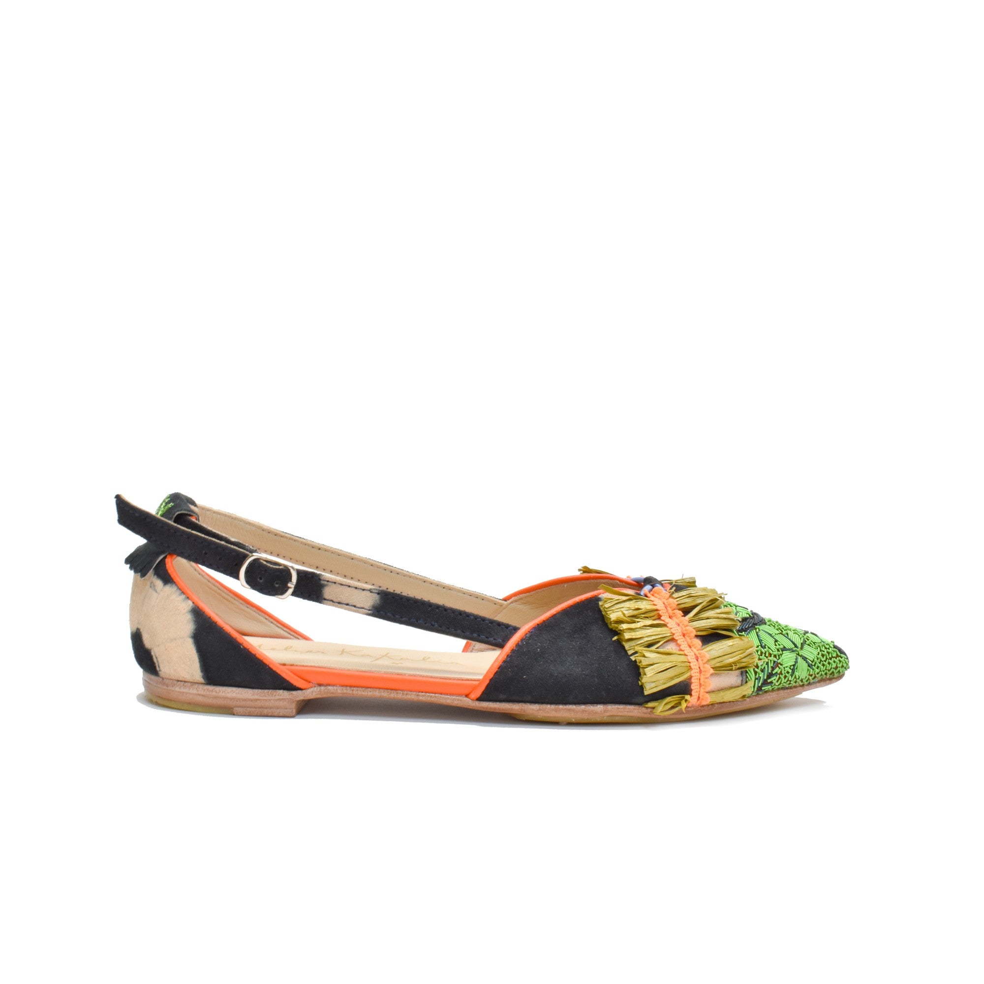 Elegant pointed flat evening shoe with unique hand embroidery, perfect for a chic, sophisticated look.