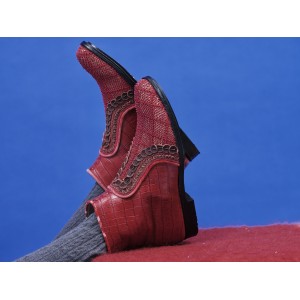 Meher Kakalia - QUEEN NEVA BOOT - croc red/pyramid brown