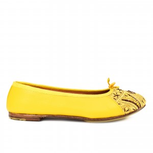 Eco-friendly Ballet flats in yellow, featuring hand embroidery. A comfortable and stylish choice for women’s footwear.