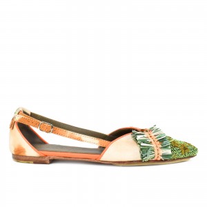 Meher Kakalia pointed flats with delicate dapka embroidery and Raffia. A luxurious, sustainable shoe for stylish wear.