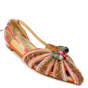 Elegant pink pointed slingback by Meher Kakalia, hand-embroidered, ideal for summer parties or wedding celebrations.