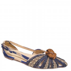 Slingback flat in beige and navy with a subtle shimmer, perfect for pairing with a formal dress or as a wedding guest shoe.