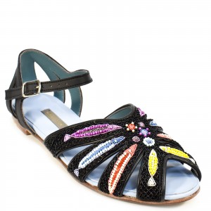 Elegant TAVIRA SANDAL magma black with fish embroidery and sustainable snake-effect leather – ideal for summer getaways.